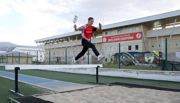 Milli sporcu gözünü şampiyonluklara dikti