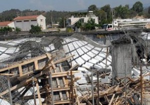Mısır’da 2 katlı fabrika çöktü: 1 ölü 22 yaralı!