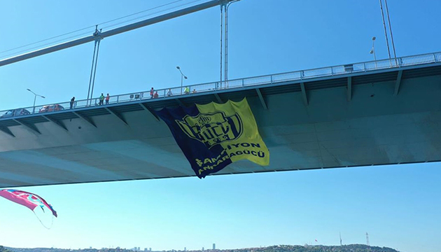 Boğaz köprülerine Ankaragücü bayrakları asıldı!