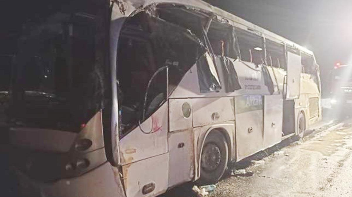 Mısır da otobüs devrildi:12 ölü