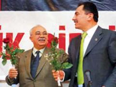  İKTİDARDAYKEN TÜSİAD LA SARMAŞ DOLAŞTIN 
