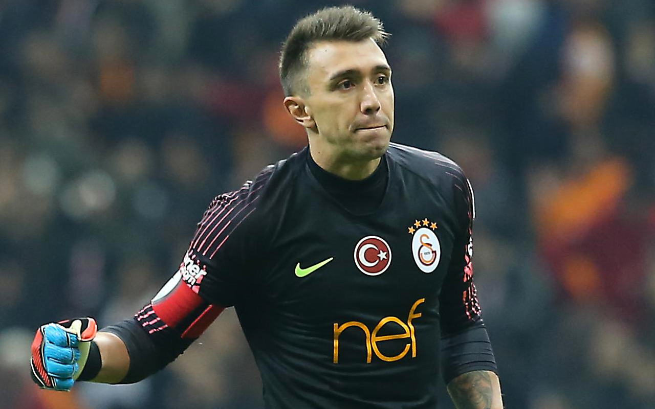 Muslera dan Trabzonsor a transfer yardımı