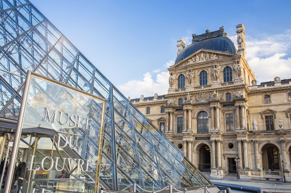 Louvre Müzesi’ne 10 milyon ziyaretçi!