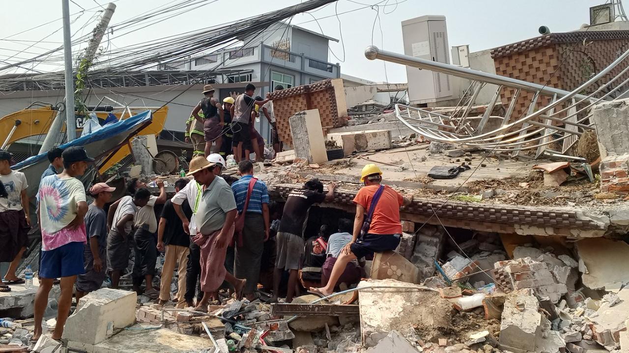 Myanmar daki depremlerde can kaybı 2 bin 886 ya yükseldi