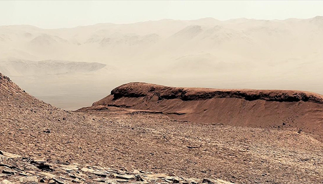 Mars tan yeni dağ görüntüleri geldi