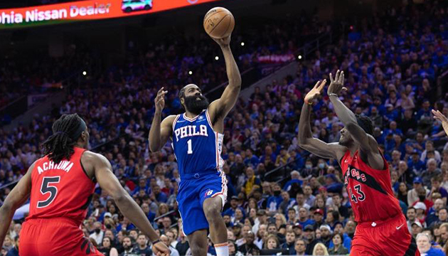 NBA de 76ers avantajı kaptı!