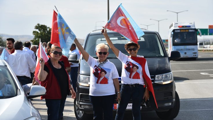 İYİ Partililer Meral Akşener i için İstanbul a yürüyor