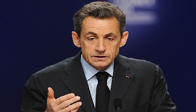 Sarkozy den Türkiye ye AB resti!