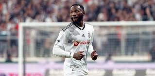 Beşiktaş ın yıldızına çifte kanca