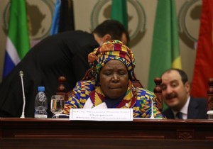 Ebola virüsü ile mücadelede seferberlik çağrısı!