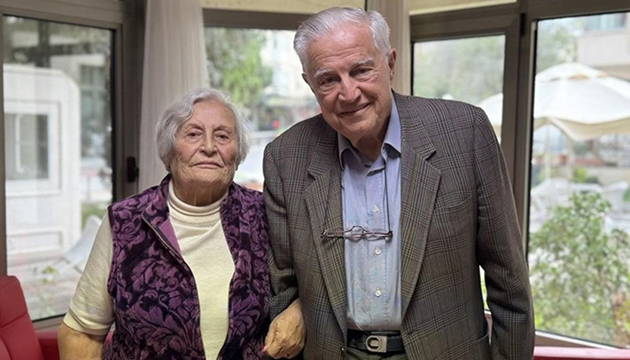 Öğretmen ve öğrencisi huzurevinde buluştu