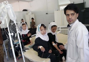 Afganistan da okula gaz sıktılar!