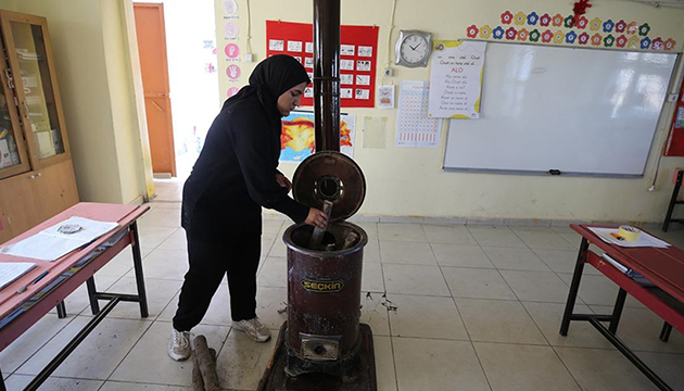 Dağ köyünün fedakar öğretmeni