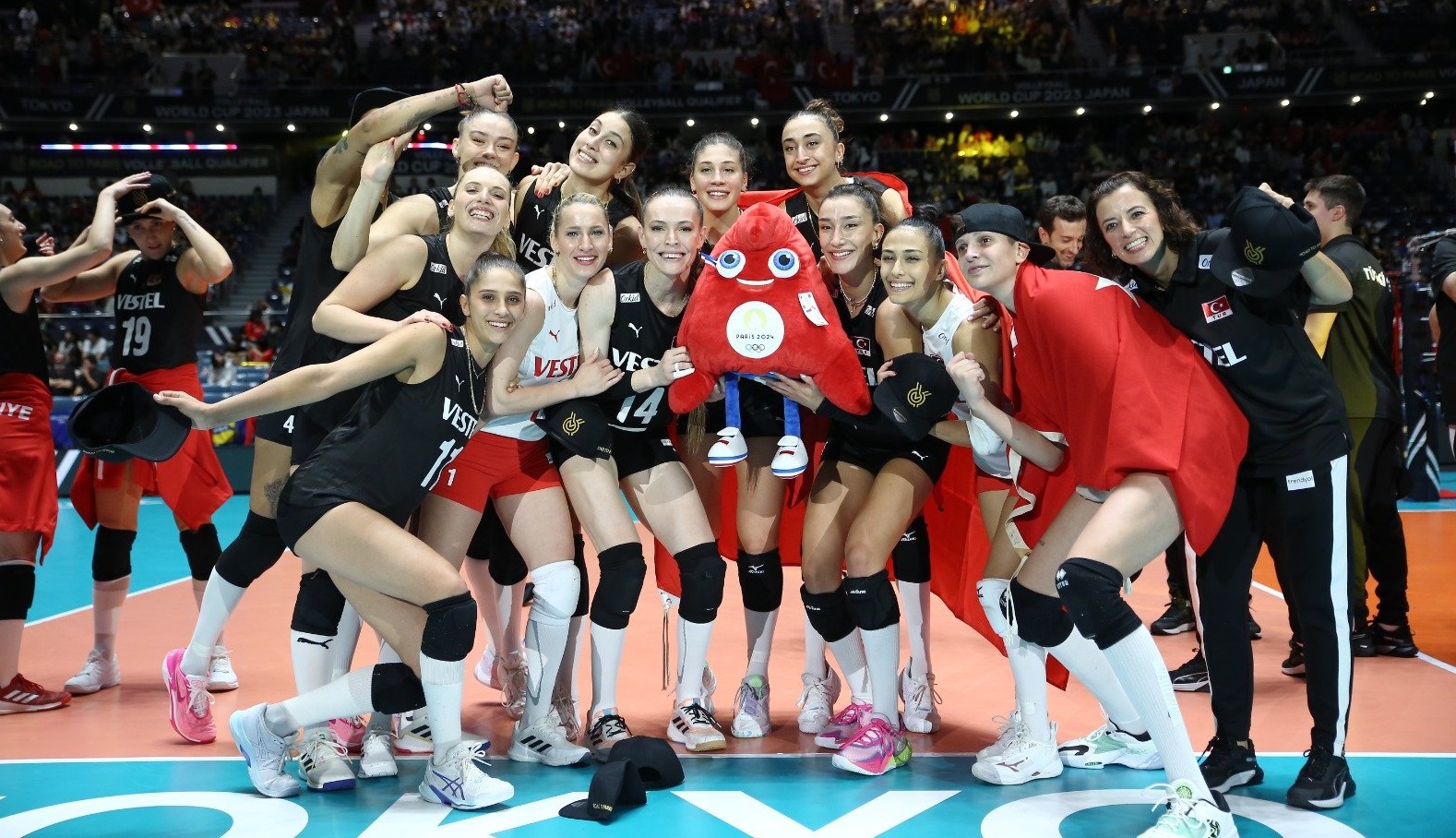 Olimpiyat vizesi alan Filenin Sultanları ndan ilk paylaşımlar: Yarım kalan hikayemiz için geliyoruz!