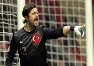 Kaleci Onur Kıvrak a kulübünden destek geldi!