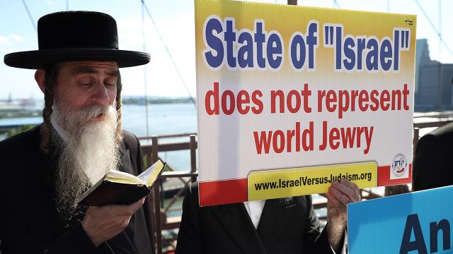 Ortodoks Yahudileri İsrail i protesto etti