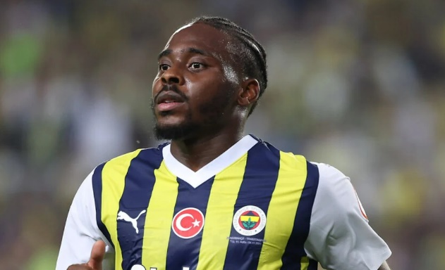 Fenerbahçe de sakatlıklar bitmiyor! Şimdi de Osayi-Samuel den kötü haber...
