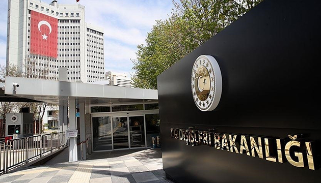 Ücretsiz yemek izdihamı