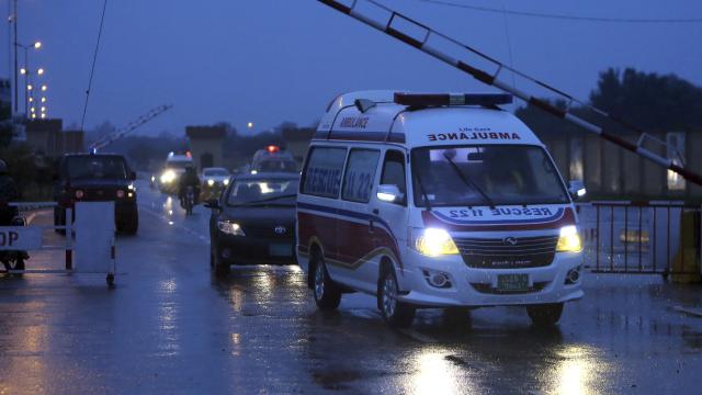 Pakistan da bombalı saldırı: 5 ölü