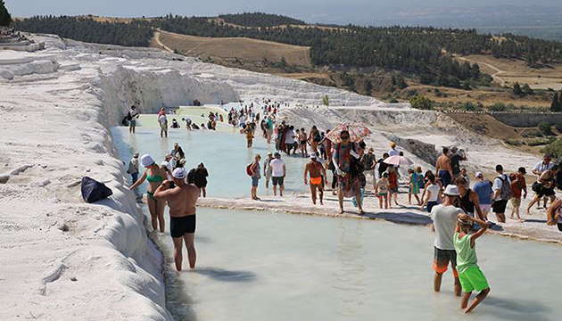 Pamukkale ye ziyaretçi akını
