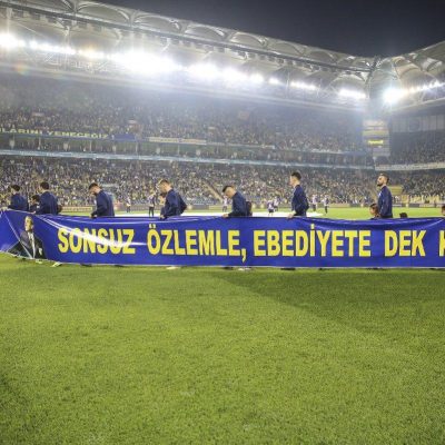 Fenerbahçe den Atatürk pankartı