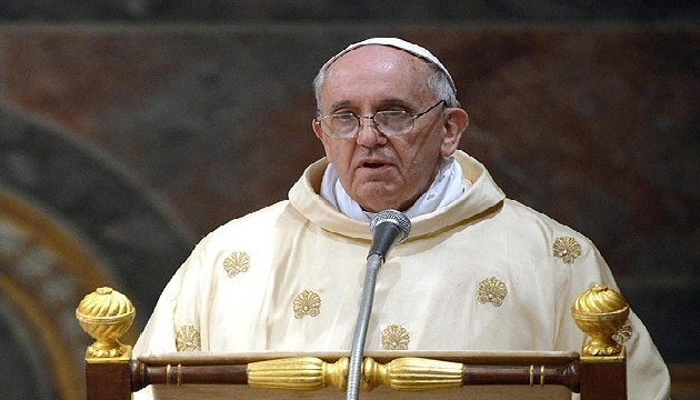 Papa, Kilise nin istismar mağdurlarını dinlemesi gerektiğini söyledi
