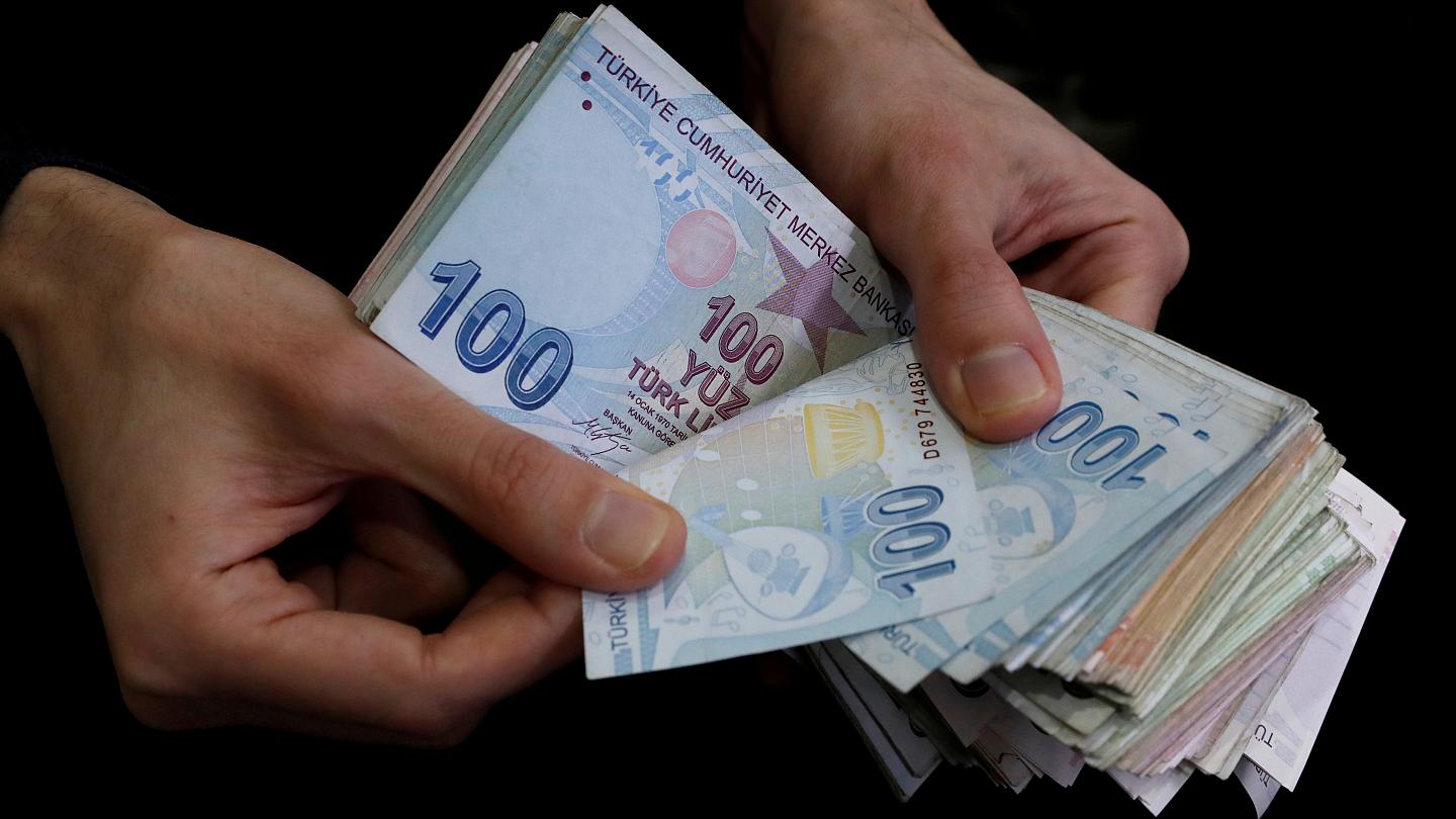 Yoksulluk sınırı 7 bin 353 lira!