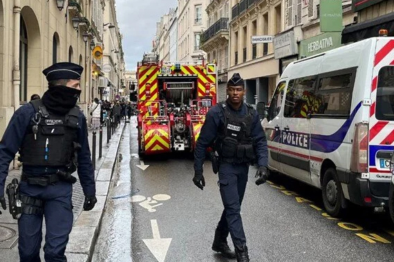 Paris te silahlı saldırı: Çok sayıda yaralı var