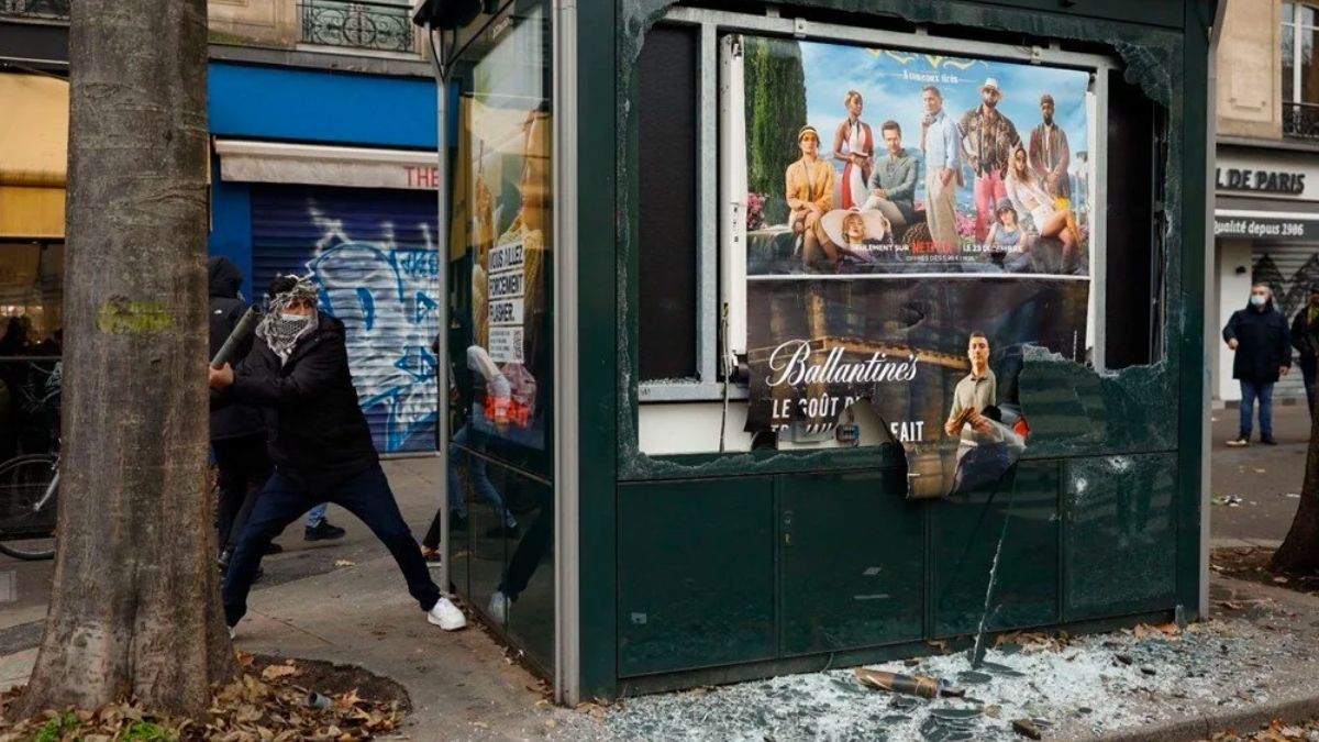 Paris teki protestolar Londra ya da sıçradı