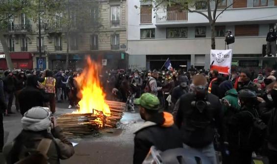 Paris te olaylı 1 Mayıs gösterileri