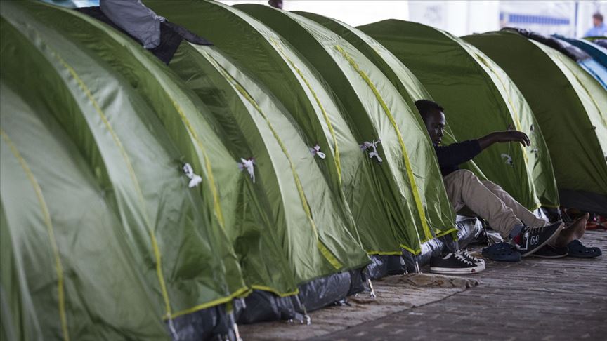 Paris te düzensiz göçmenlerin barındığı kamplar tahliye edilecek