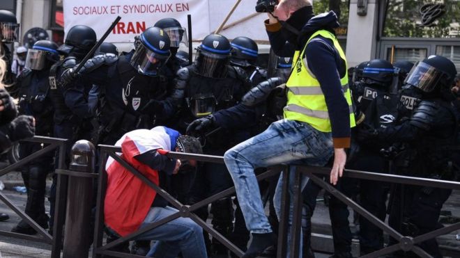 Paris teki 1 Mayıs gösterilerine polis müdahalesi