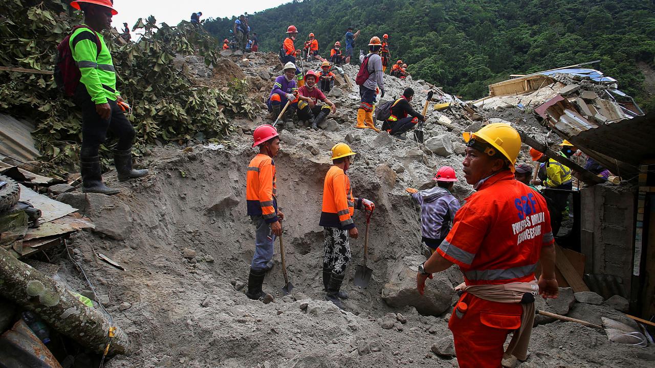 Filipinler in güneyindeki toprak kaymasında ölenlerin sayısı 54 e yükseldi