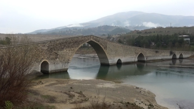 500 yıllık taş köprü depremlere dayandı
