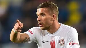 Podolski den taraftara tepki