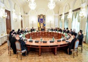 Poroşenko din adamlarından  dua  istedi!