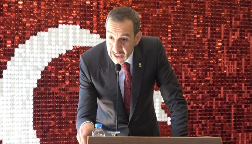 AK Partili başkan istifa etti