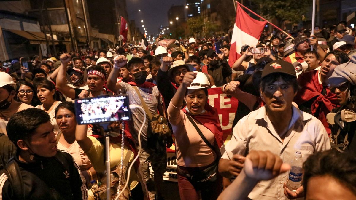 Peru da protestolar hız kesmiyor: Ölü sayısı arttı