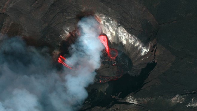 Dünyanın en büyük volkanı uyanıyor