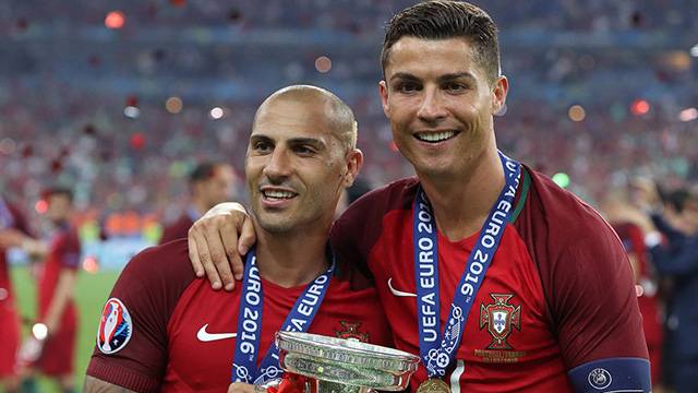 Quaresma ya, Ronaldo dan  En iyi sensin  telefonu