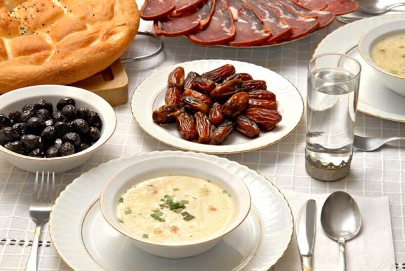 Uzmanlar açıkladı! Ramazan ayında nasıl beslenmeliyiz?