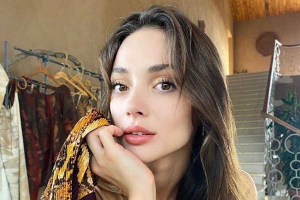 Rabia Soytürk ten cesur küvet pozu!