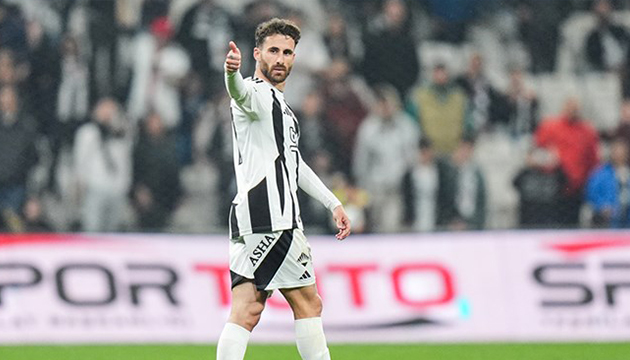 Beşiktaş ta sezonun istikrarlı ismi: Rafa Silva