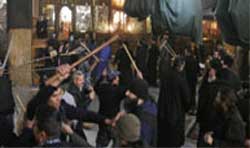 KİLİSEDE RAHİPLER BİRBİRLERİNE GİRDİ!