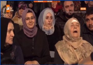 Rap eşliğinde zikir yapan teyze gündem oldu