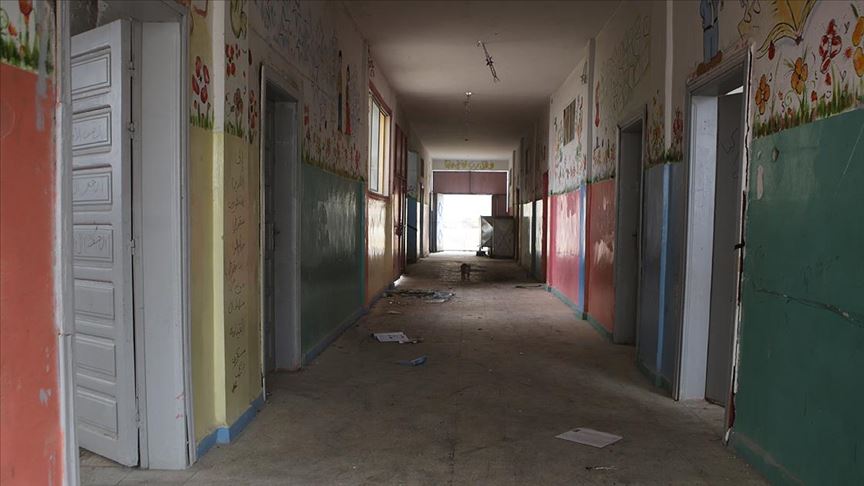 Teröristlerin  Tel Abyad da tünel kazarak karargaha çevirdiği okul görüntülendi