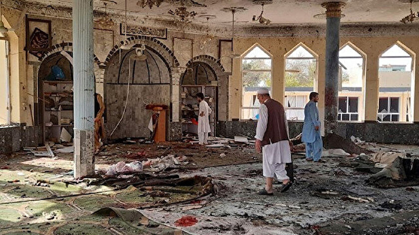 Afganistan da camiye bombalı saldırı!
