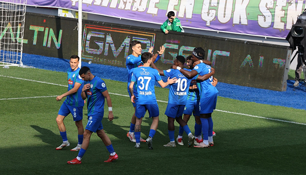 Rizespor, Hatay ı farklı geçti