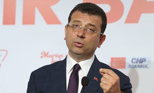 Ekrem İmamoğlu na pankart sitemi