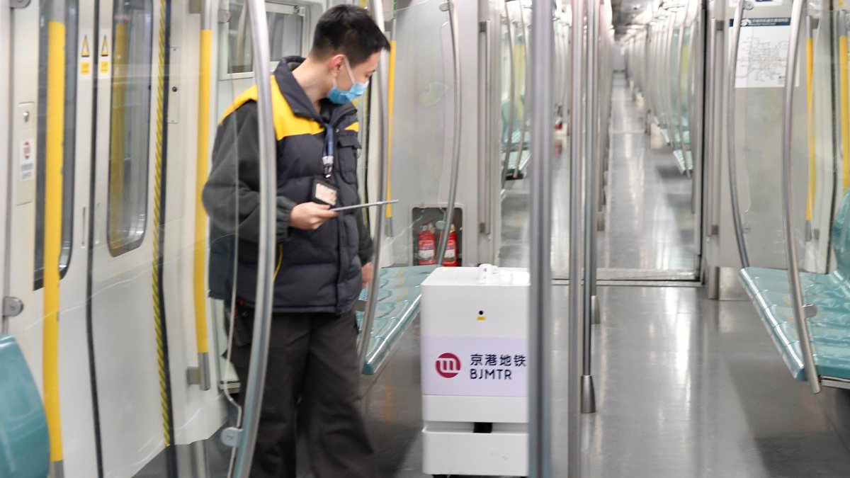 Metroları robotlar dezenfekte ediyor!